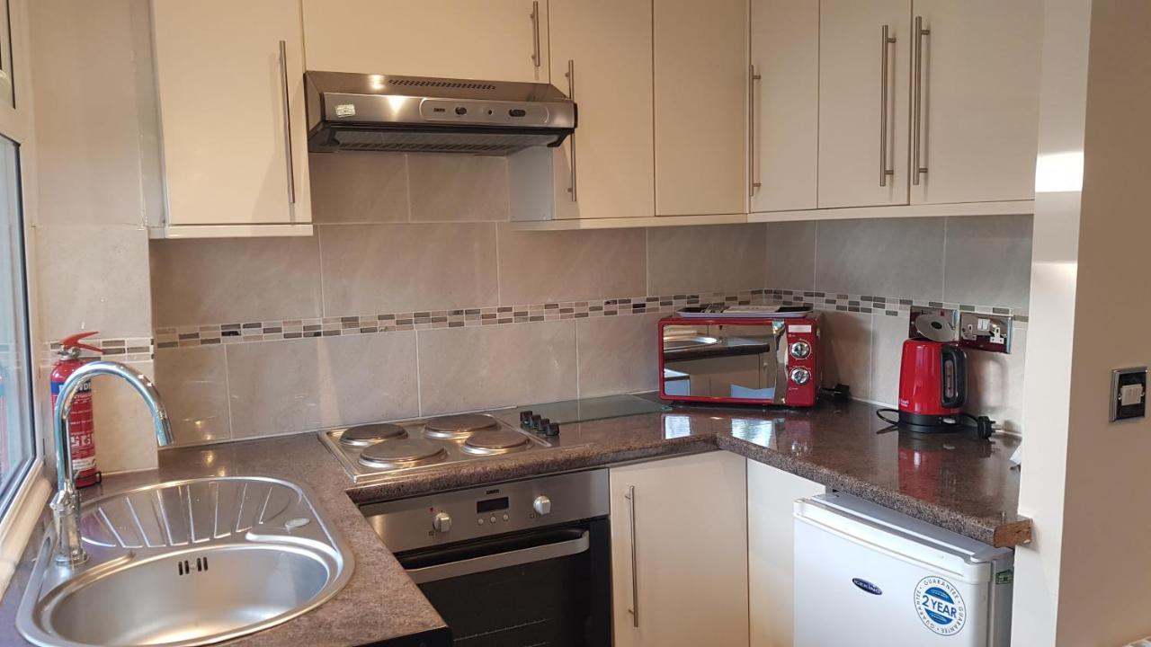 Valley Grove Bungalows Сондърсфут Екстериор снимка